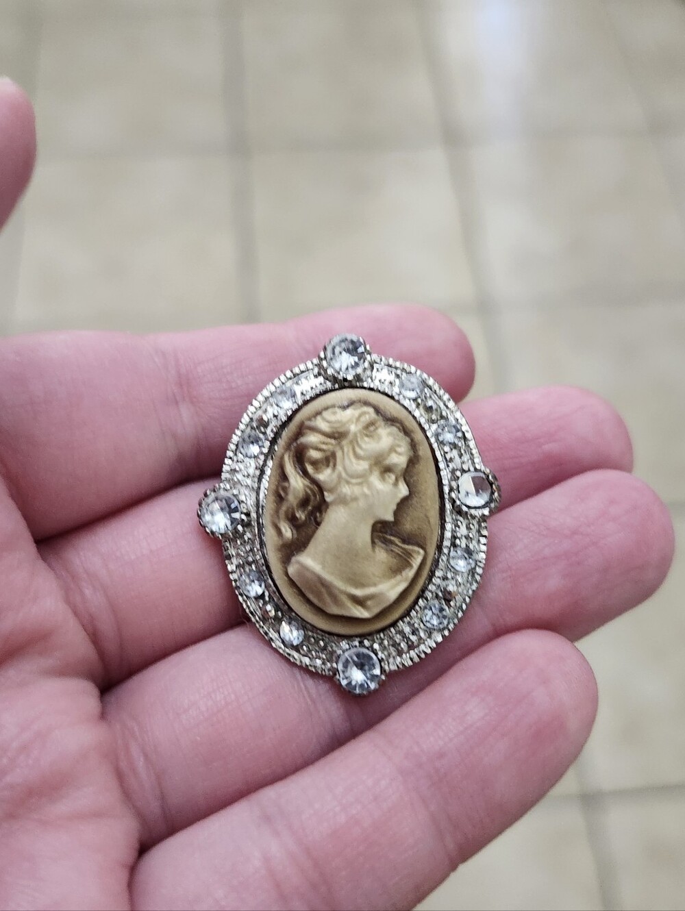 Vintage-Inspired Cameo Brooch in Gold and Clear Crystal